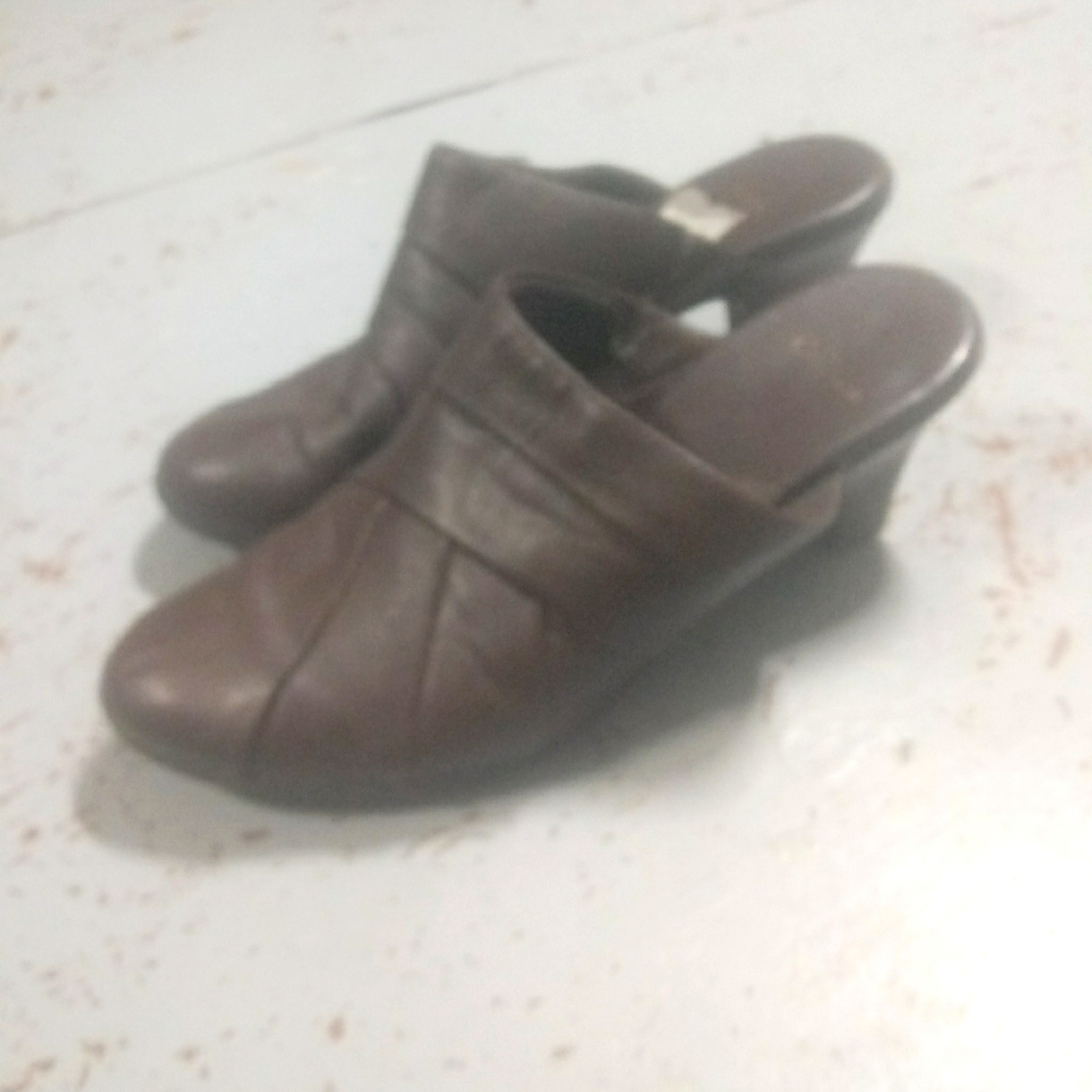 Women's shoes